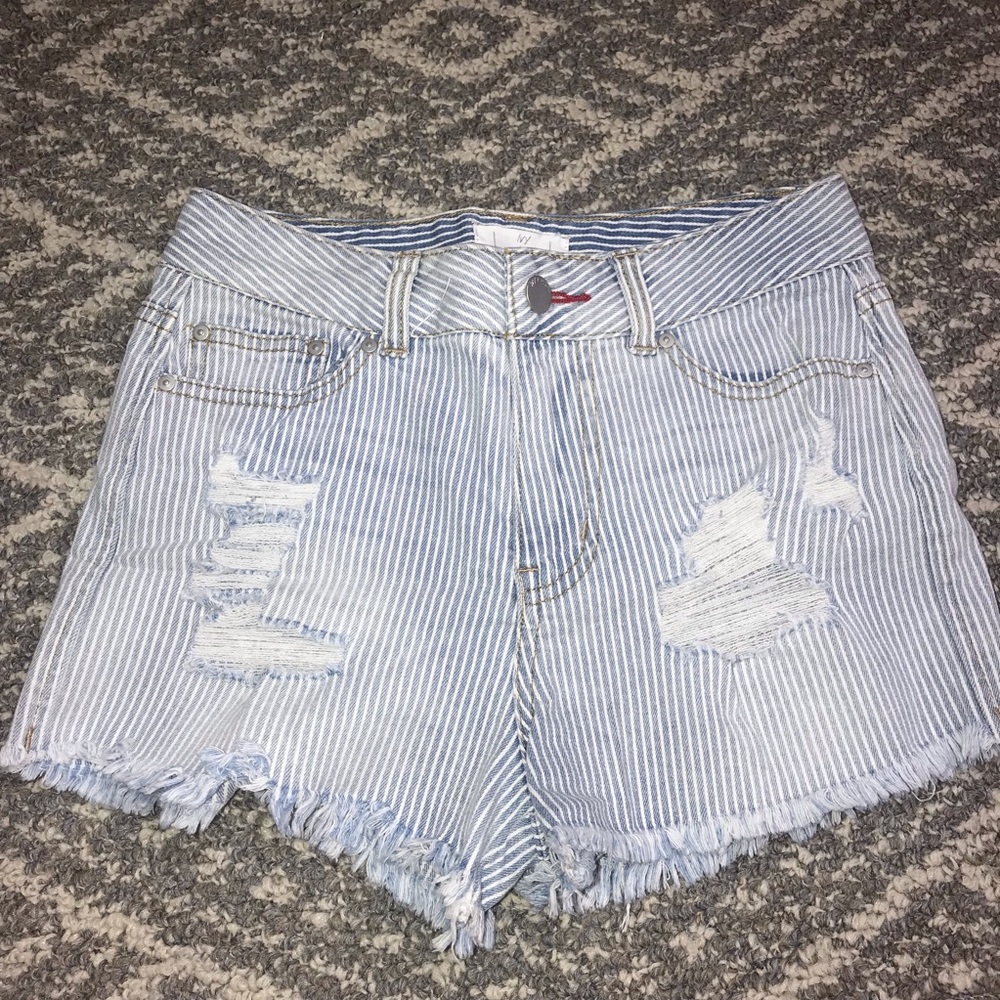 TILLYS Ivy and Main white and blue striped shorts